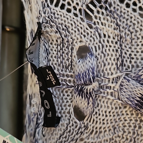 Sweater - Picture 3 of 4